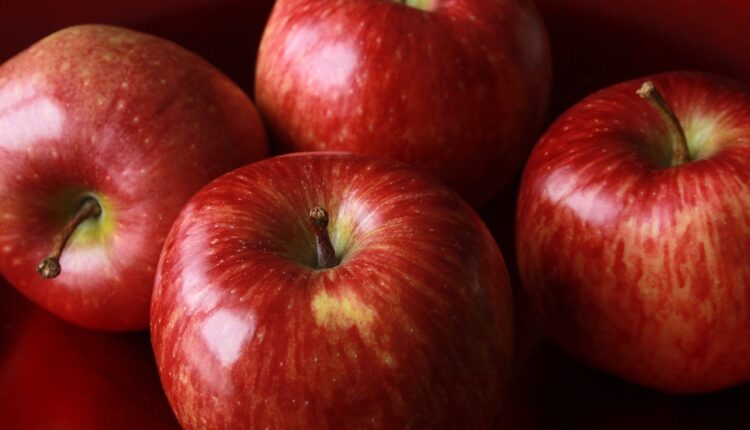 Trik od 5 sekundi otkriva da li je jabuka sveža ili je bila zamrznuta