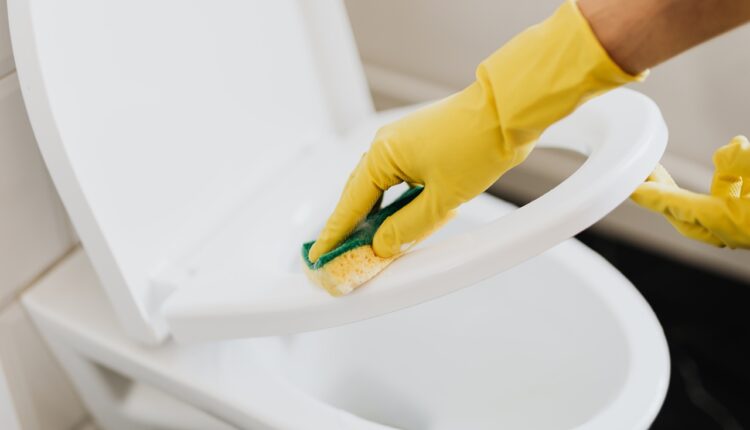 Sledeći put kada čistite WC šolju, upotrebite ovo sredstvo: Sva nečistoća i neugodni mirisi nestaju