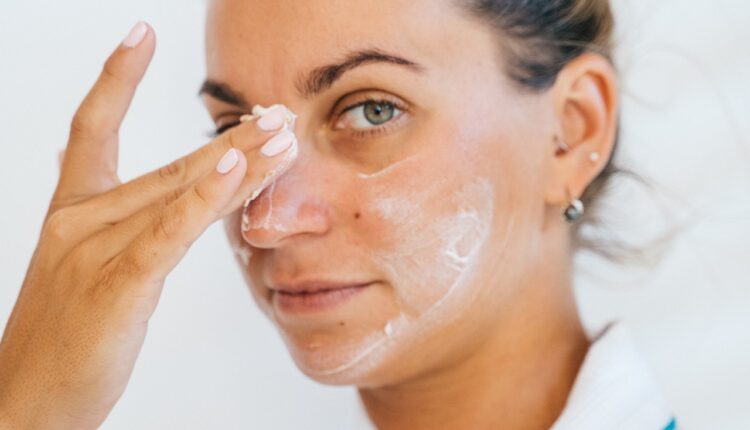 Napravite sami: Domaća hidratantna krema za lice od samo 3 moćna sastojka