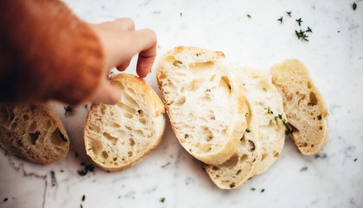 Samo za 10 minuta: Genijalan trik koji čuva svežinu hleba i do 6 meseci