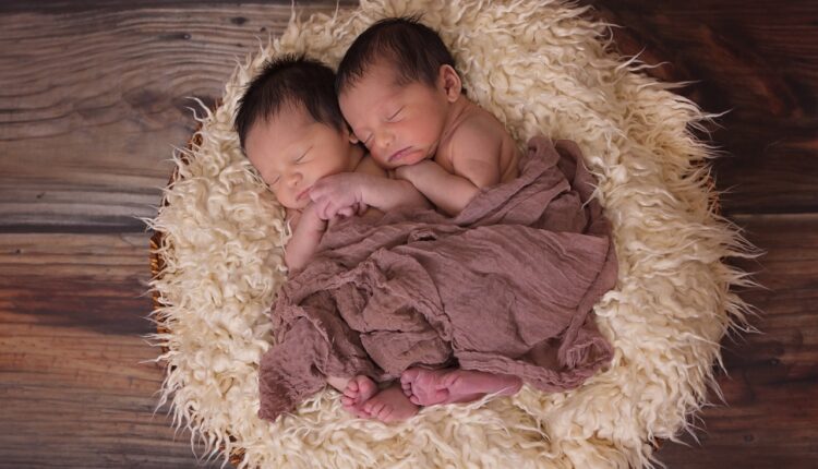 Rodila blizance, a posle porođaja usledilo je neverovatno otkriće