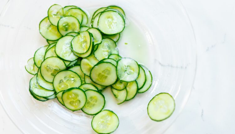 Uz ovaj sjajan trik, krastavac vam više nikada neće zagorčati salatu….a ni život!