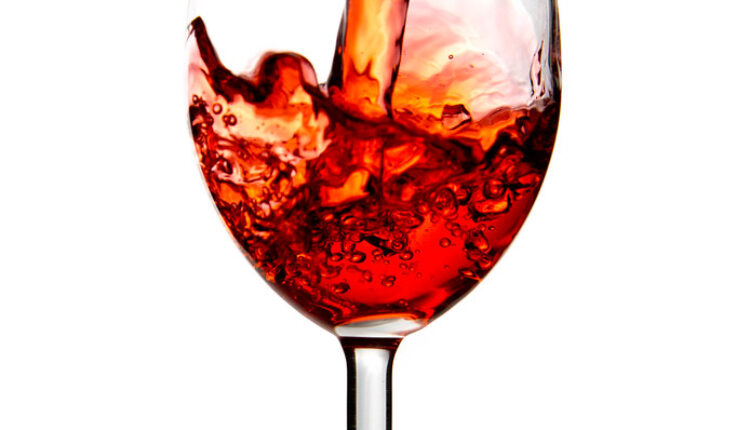Čaše za vino biće kao tek kupljene: Mrlje od kamenca nestaju kao od šale uz ove trikove Čaše za vino biće kao tek kupljene: Mrlje od kamenca nestaju kao od šale uz ove trikove