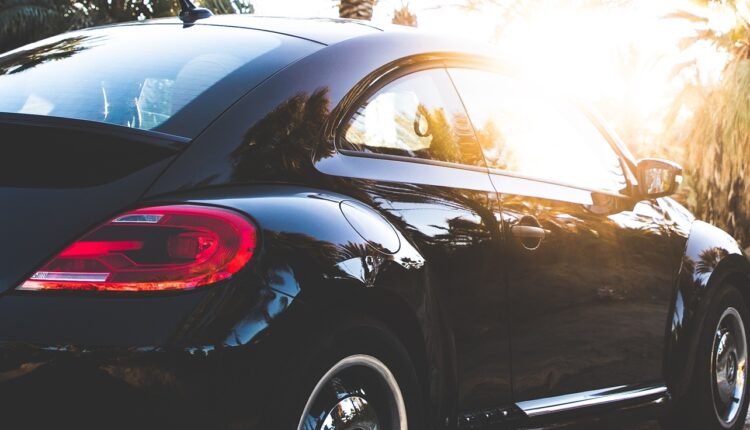 Evo šta ne smete da ostavljate u automobilima tokom vrućina Evo šta ne smete da ostavljate u automobilima tokom vrućina
