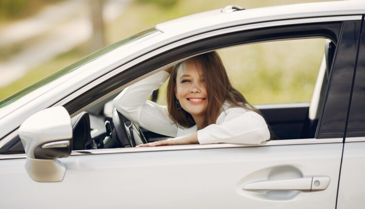 Istraživanje je potvrdilo: 10 dokaza da su žene bolji vozači od muškaraca