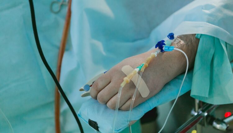 Odbila je da skine muža sa aparata: Tri godine kasnije se probudio i rekao jednu reč Odbila je da skine muža sa aparata: Tri godine kasnije se probudio i rekao jednu reč