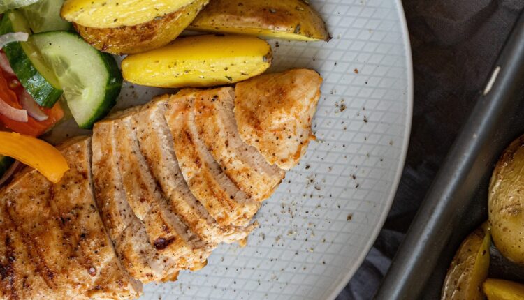 Kuvar otkrio kako pravilno marinirati meso: Tajna najsočnije piletine krije se u pola kašičice 1 začina