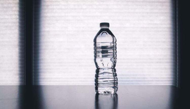 Nemojte da bacate plastične flaše: Čuvaćete ih kao oči u glavi kad vidite koliko su korisne za domaćinstvo Nemojte da bacate plastične flaše: Čuvaćete ih kao oči u glavi kad vidite koliko su korisne za domaćinstvo