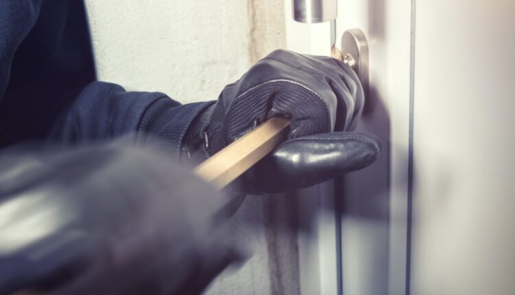 Lopovi imaju novi trik za provaljivanje u stanove, a on uključuje i selotejp: Odbranite se na vreme