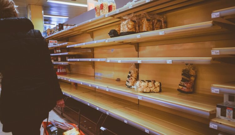 Preti nam nestašica ovih osam proizvoda, a zbog jedne bi mogli da padnete u očaj Preti nam nestašica ovih osam proizvoda, a zbog jedne bi mogli da padnete u očaj