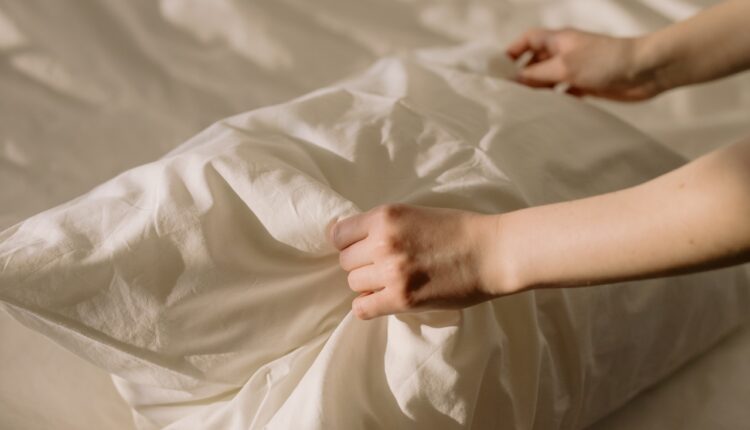 Sve vreme ste pogrešno prali jastuke: Samo ovo je pravi način da ubijete sve klice sa tkanine