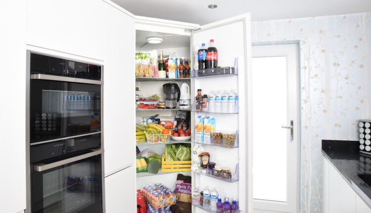 Postoji određeni raspored po kojem se hrana ređa u frižider: Evo gde šta treba da ide