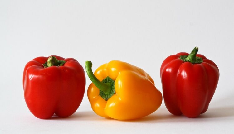 Ne bacajte peteljke od paprika: Iznenadićete se kako možete da ih iskoristite! Ne bacajte peteljke od paprika: Iznenadićete se kako možete da ih iskoristite!