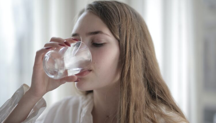 OJAČAJTE IMUNI SISTEM: Dodajte samo 1 sastojak u vodu i sprečite bolesti, čudo od napitka