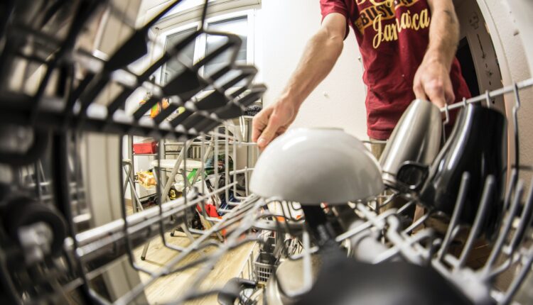 Produžite joj VEK TRAJANJA I KVALITET: Kako jednostavno da očistite mašinu za PRANJE POSUĐA? Produžite joj VEK TRAJANJA I KVALITET: Kako jednostavno da očistite mašinu za PRANJE POSUĐA?