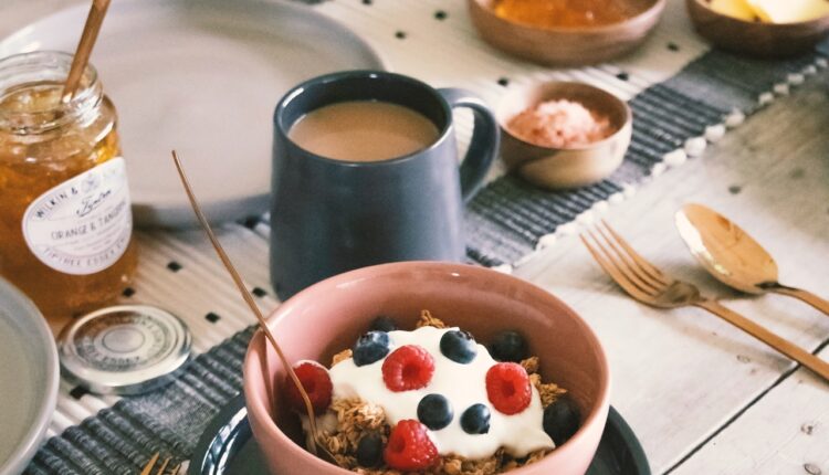 Čudesni doručak od samo pet sastojaka: Topi masne naslage, ubrzava metabolizam i čisti creva, pun minerala vlakana i vitamina