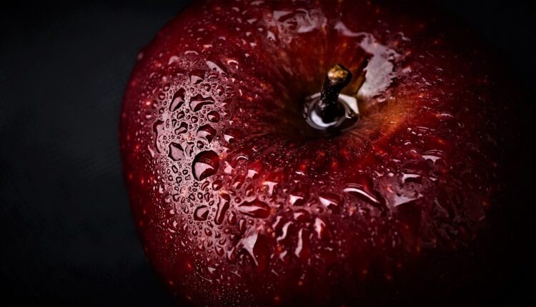 Trik zlata vredan: Samo ovako ćete prepoznati da li su jabuke obložene voskom