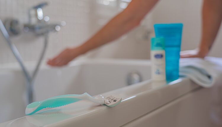 Koliko često menjate brijač? Većina žena pravi istu grešku, evo šta kaže dermatolog Koliko često menjate brijač? Većina žena pravi istu grešku, evo šta kaže dermatolog