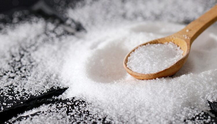 4 znaka ukazuju da unosite previše soli u organizam, ova količina je opasna po zdravlje
