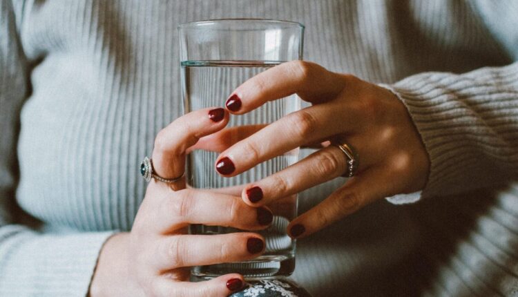 Jedna čaša ovog napitka čisti krv, sprečava bolesti, uklanja opasnost od depresija, a priprema se izuzetno lako Jedna čaša ovog napitka čisti krv, sprečava bolesti, uklanja opasnost od depresija, a priprema se izuzetno lako