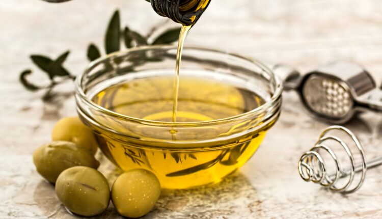 Maslinovo ulje je mnogo više od dodatka jelima, iznenadićete se šta sve možete da očistite njime