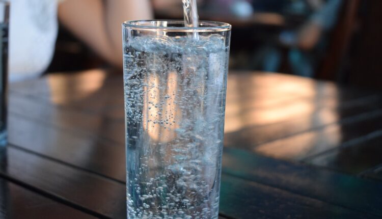 Šta će se desiti sa organizmom ako pijete kiselu vodu svaki dan?