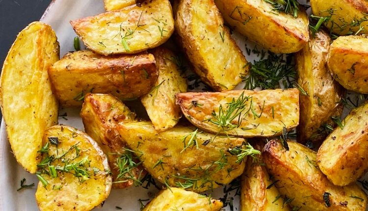 Uspeva baš svaki put: Engleski kuvari otkrili caku savršenog pečenog krompira