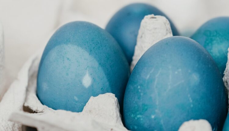 Dobićete uskršnja jaja najlepše kraljevsko plave boje bez trunke hemije uz ova 2 sastojka