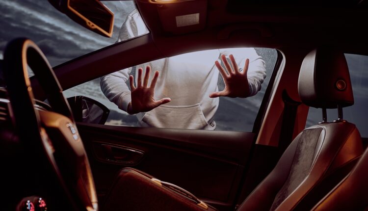 Oprez: Lopovi imaju novi način krađe automobila Oprez: Lopovi imaju novi način krađe automobila