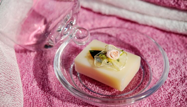 Kupovna sredstva protiv mrlja postaće prošlost: Evo kako da napravite domaći sapun sa samo 4 sastojka
