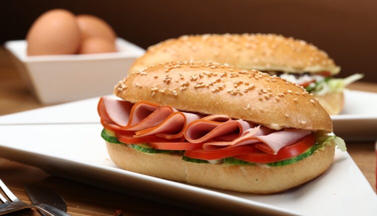 Kladimo se da ste sve vreme pogrešno pravili sendviče: Gurman otkrio kako se to pravilno radi