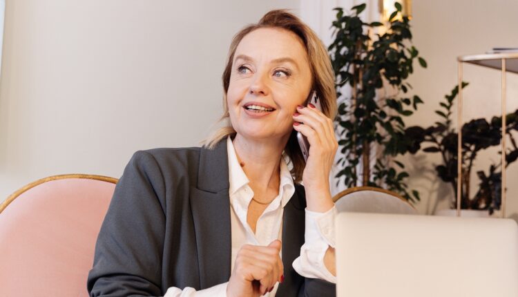 Ne budite nekulturni: Na ovih pet mesta niko ne bi trebalo da telefonira Ne budite nekulturni: Na ovih pet mesta niko ne bi trebalo da telefonira