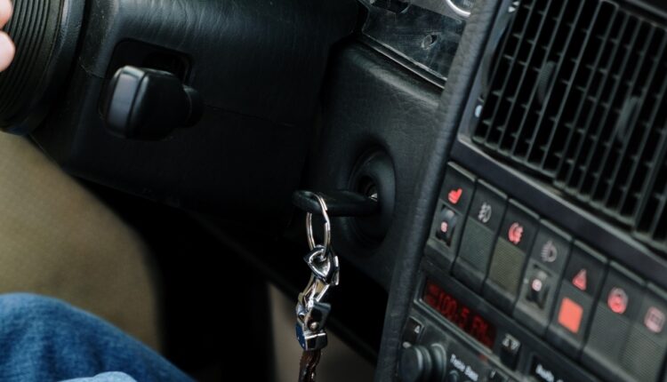 Svi misle da znaju, ali mnogi greše: Kako se pravilno pali auto Svi misle da znaju, ali mnogi greše: Kako se pravilno pali auto