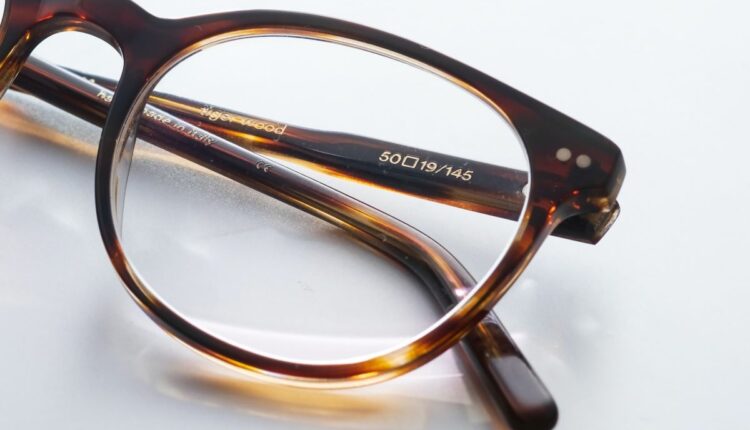 Uz par trikova biće kao nove: Evo kako da uklonite ogrebotine sa naočara
