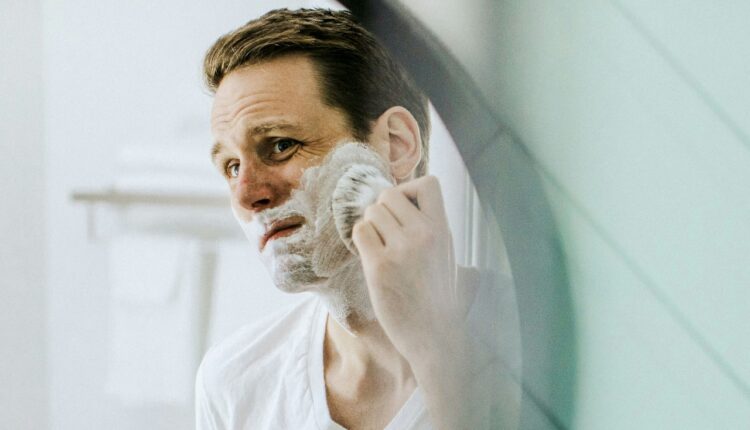 Ako imate problema sa iritacijom i uraslim dlakama, probajte ovaj zaboravljeni način brijanja