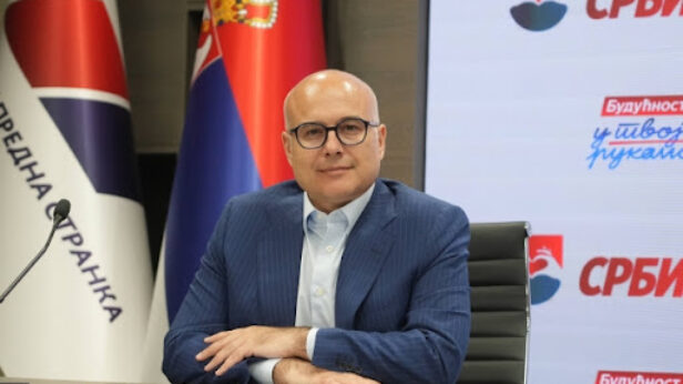 Novi Sad: Građani u ulici u kojoj živi Vučević uzvikivali Miloše, ološe i Robija, robija