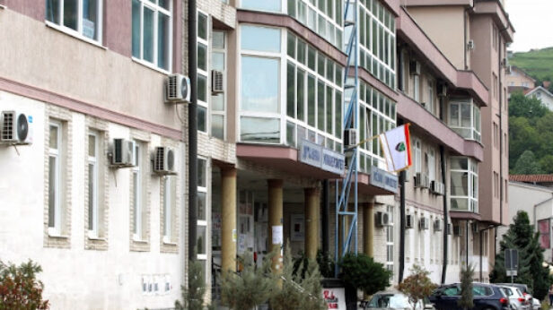 Novi Pazar: Demonstranti obišli policiju, sud i kuću rektorke Dolićanin