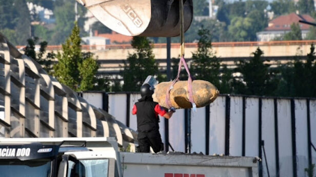 U Deliblatskoj peščari uništena avio bomba koja je jutros uklonjena sa gradilišta u Beogradu na vodi