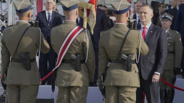 Na vojnoj paradi u Varšavi predsednik Poljske obećao najjaču armiju u Evropi
