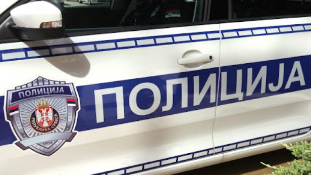Dva mladića poginula u sudaru automobila i teretnjaka u Ugrinovcima