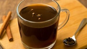 Prirodni lek za srce i pritisak u obliku domaćeg napitka od karanfilića